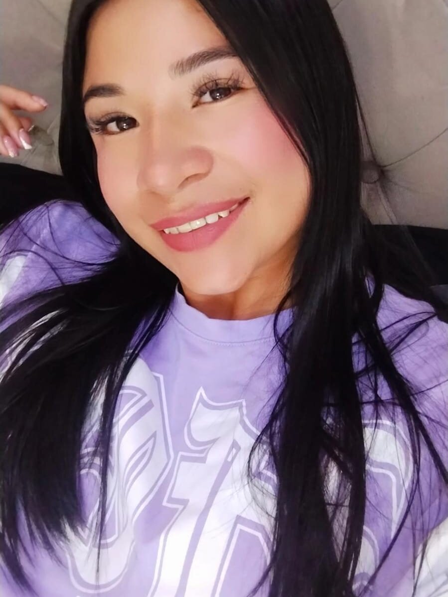 Ariana_Hill_