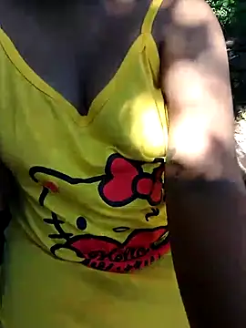 Attractive-_Girl