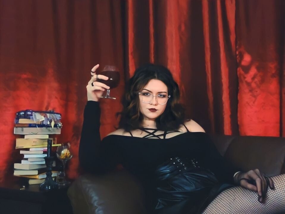 Laura_Karamazov