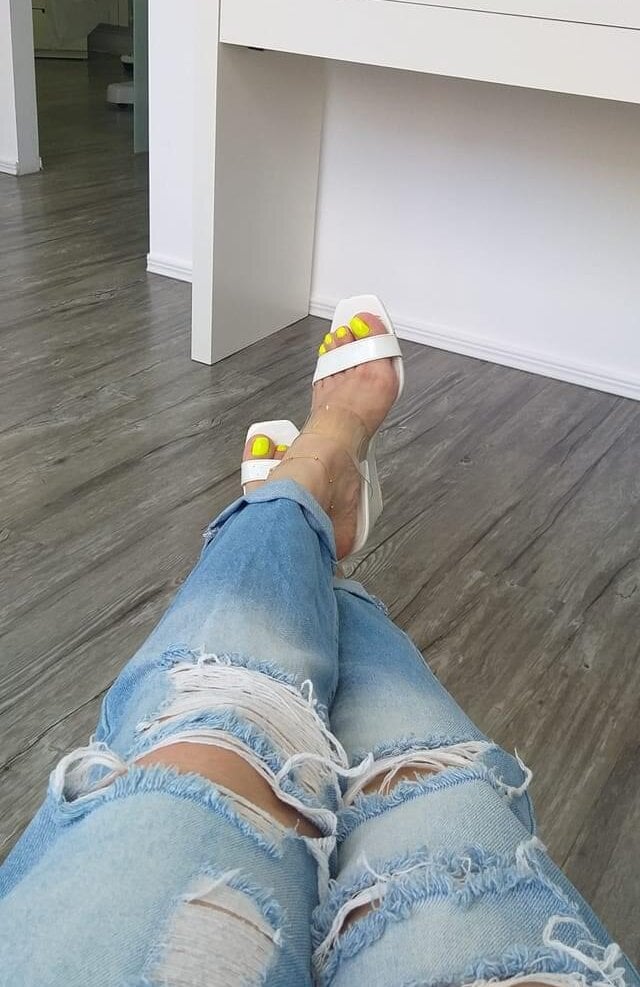 Playful_Goldie_