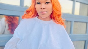 seductive-yellow-titties