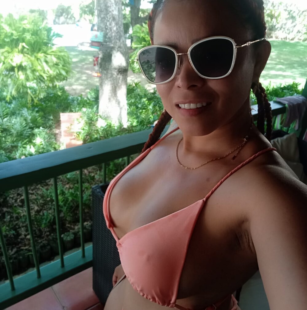 bella_exotichot_