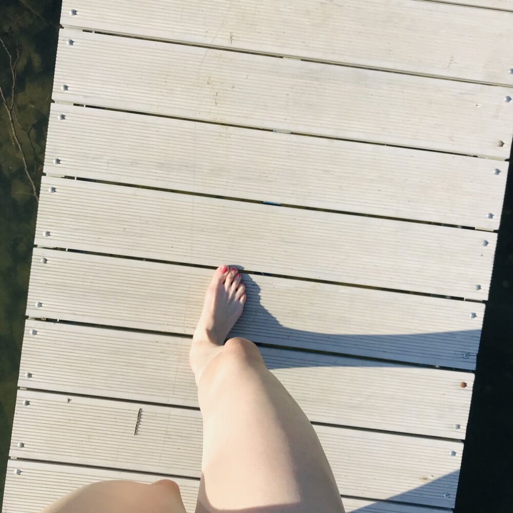 pleasedontpressaredburton